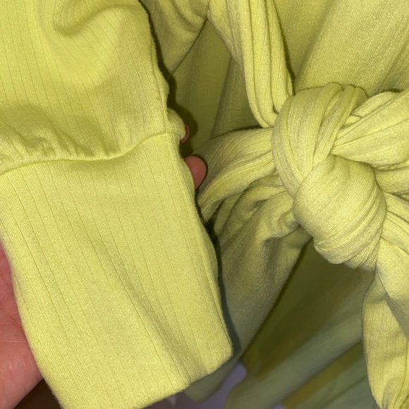 NWT thin sweater dress, size M, lime yellow colour. Very comfortable. - Picture 5 of 6